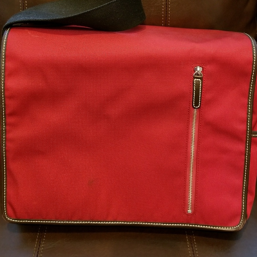 Snazzy red laptop bag